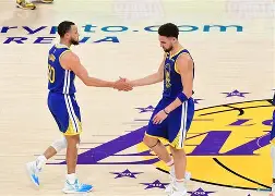  湖人42赢下季后赛系列赛 